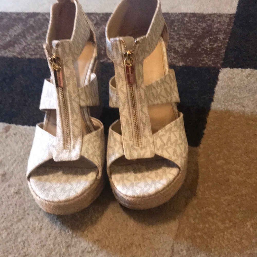 MK wedges
